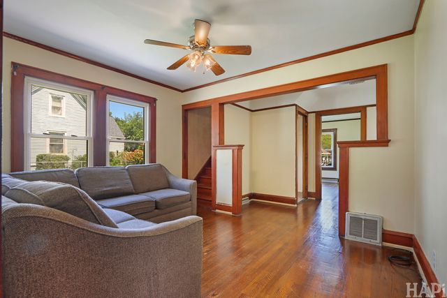 825 N Ash Street, Waukegan, IL 60085