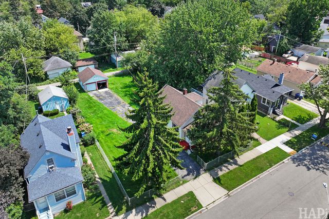 825 N Ash Street, Waukegan, IL 60085