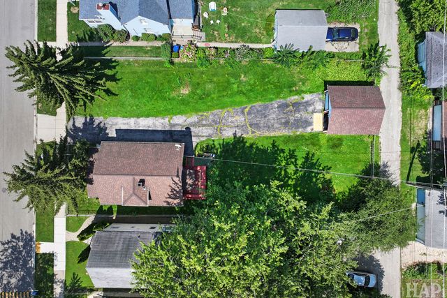 825 N Ash Street, Waukegan, IL 60085