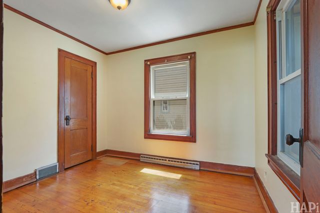 825 N Ash Street, Waukegan, IL 60085