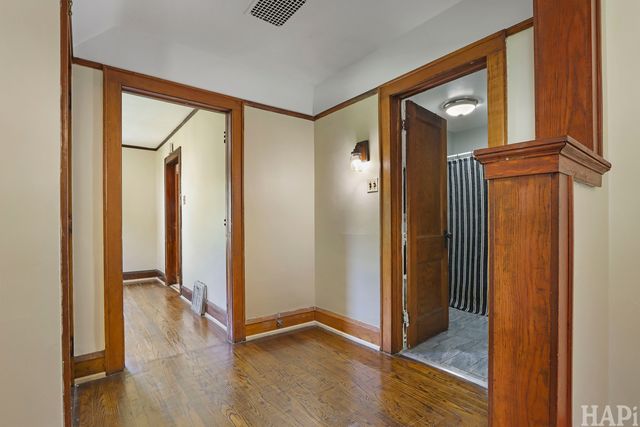 825 N Ash Street, Waukegan, IL 60085