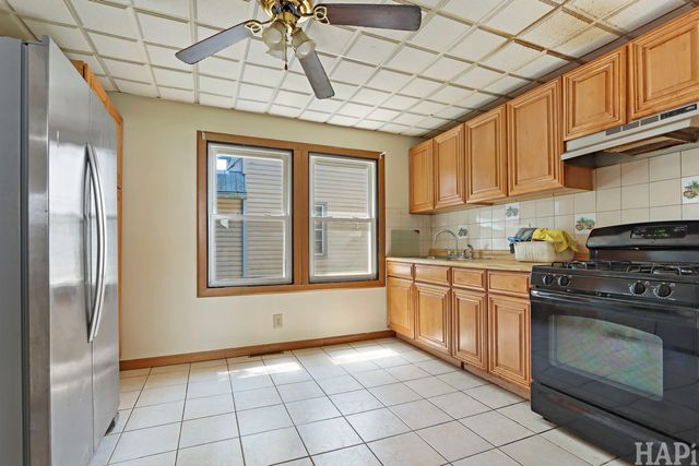 825 N Ash Street, Waukegan, IL 60085