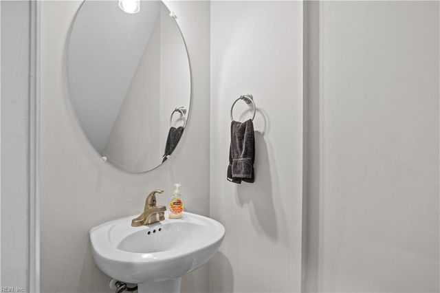 68 W County ST, Hampton, VA 23663