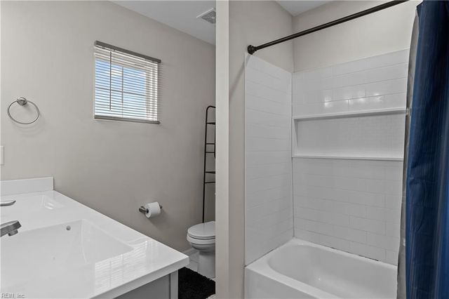 68 W County ST, Hampton, VA 23663