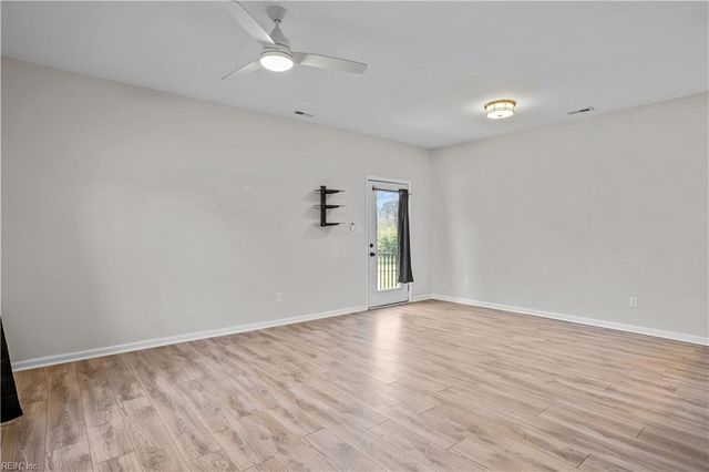 68 W County ST, Hampton, VA 23663