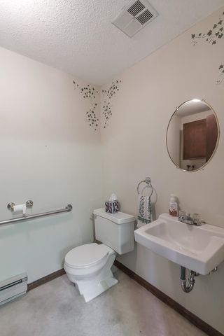 24 Fieldstone Drive, Londonderry, NH 03053