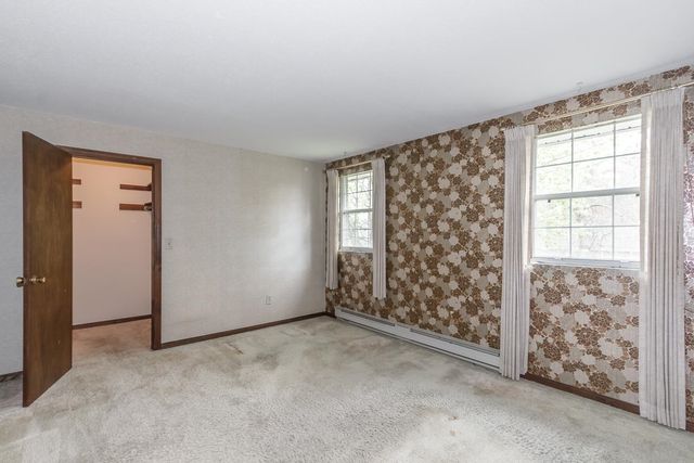 24 Fieldstone Drive, Londonderry, NH 03053