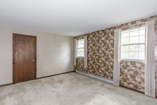 24 Fieldstone Drive, Londonderry, NH 03053