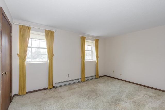 24 Fieldstone Drive, Londonderry, NH 03053