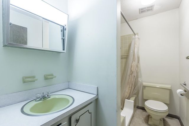 24 Fieldstone Drive, Londonderry, NH 03053