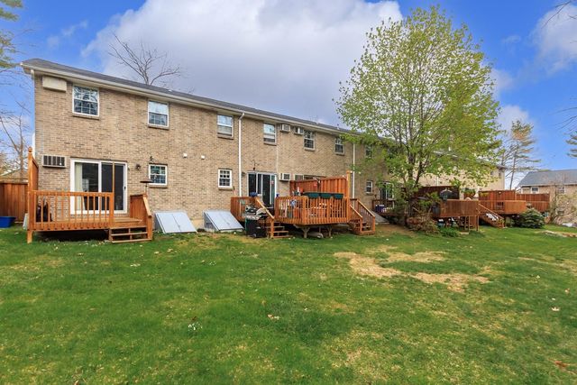 24 Fieldstone Drive, Londonderry, NH 03053