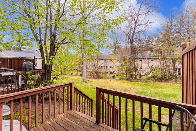 24 Fieldstone Drive, Londonderry, NH 03053