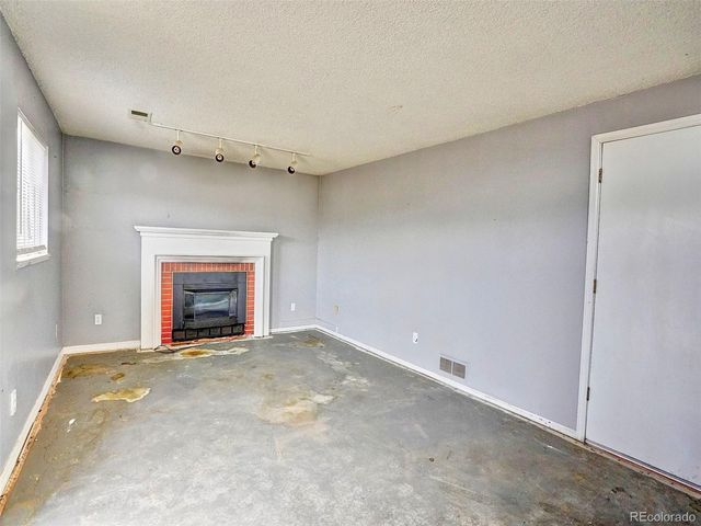 3160 S Halifax Street, Aurora, CO 80013