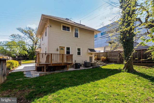 2206 S GRANT ST S, Arlington, VA 22202