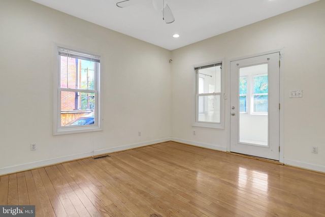 2206 S GRANT ST S, Arlington, VA 22202