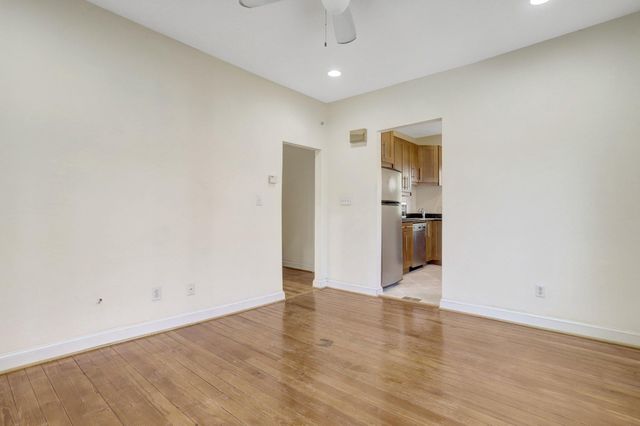 2206 S GRANT ST S, Arlington, VA 22202