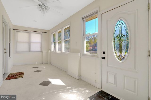 2206 S GRANT ST S, Arlington, VA 22202