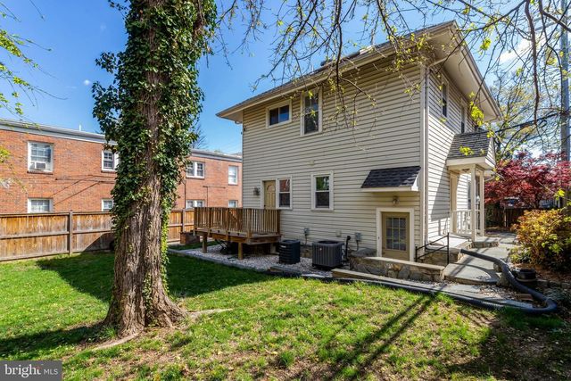 2206 S GRANT ST S, Arlington, VA 22202
