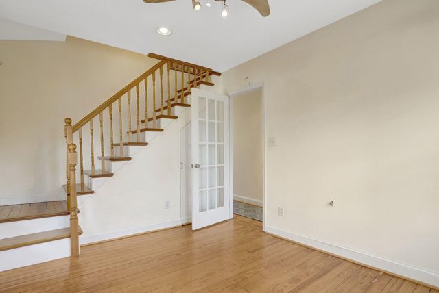 2206 S GRANT ST S, Arlington, VA 22202