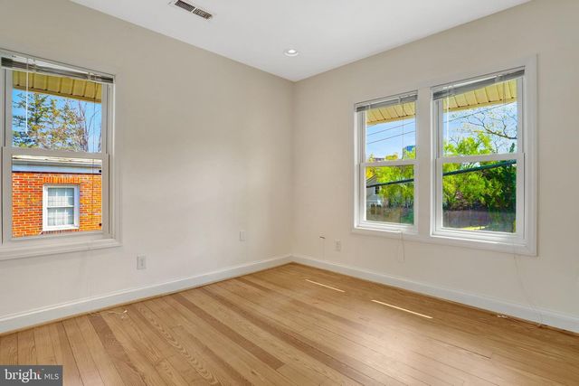 2206 S GRANT ST S, Arlington, VA 22202