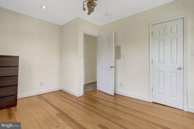 2206 S GRANT ST S, Arlington, VA 22202