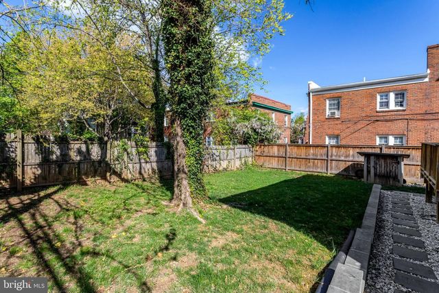 2206 S GRANT ST S, Arlington, VA 22202