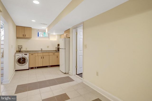 2206 S GRANT ST S, Arlington, VA 22202