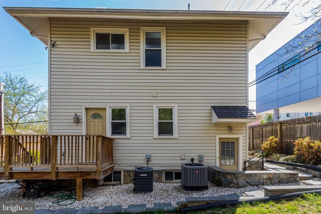 2206 S GRANT ST S, Arlington, VA 22202