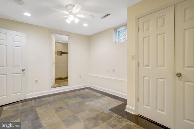 2206 S GRANT ST S, Arlington, VA 22202