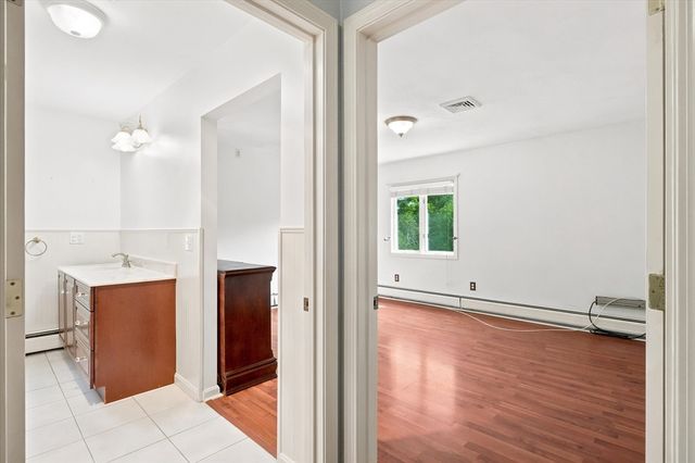 24 Uptack Rd, Groveland, MA 01834