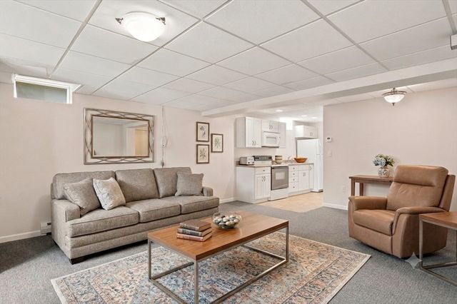 24 Uptack Rd, Groveland, MA 01834
