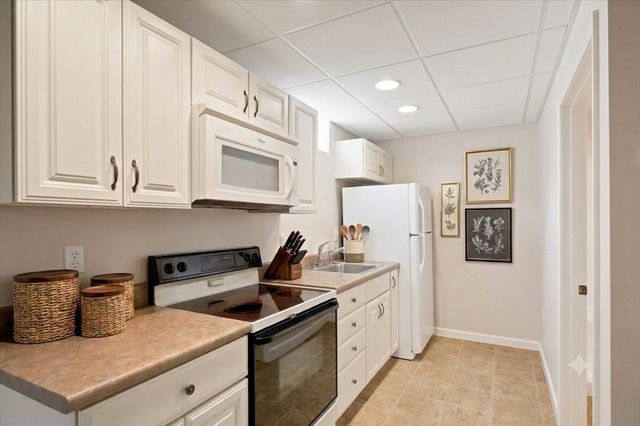24 Uptack Rd, Groveland, MA 01834
