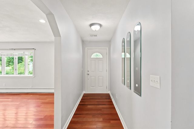 24 Uptack Rd, Groveland, MA 01834