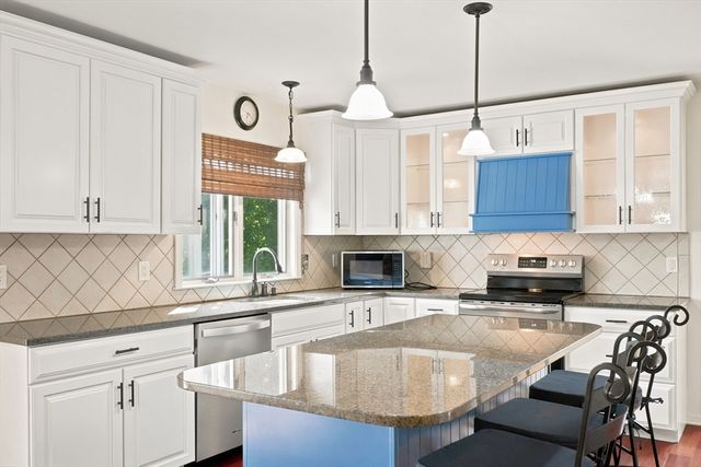24 Uptack Rd, Groveland, MA 01834