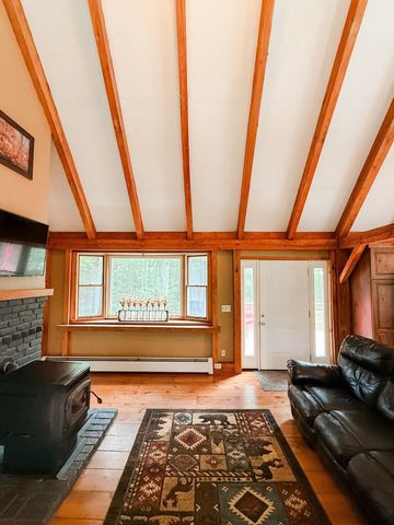 30 Odell Rd, Sandown, NH 03873