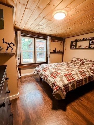 30 Odell Rd, Sandown, NH 03873