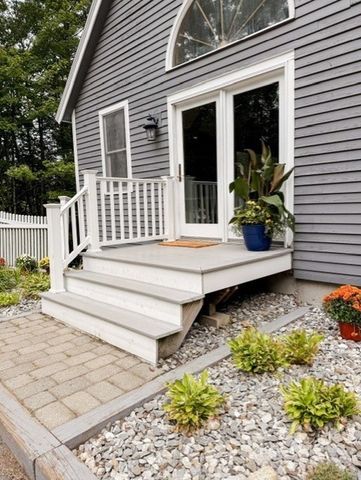 30 Odell Rd, Sandown, NH 03873
