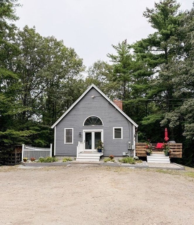 30 Odell Rd, Sandown, NH 03873
