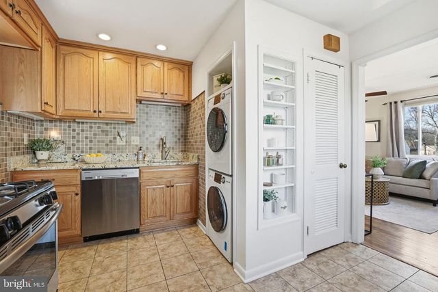 6821 BARRETT RD, Falls Church, VA 22042