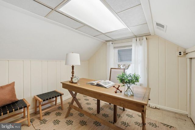 6821 BARRETT RD, Falls Church, VA 22042