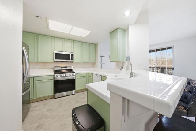 607 Arcadia Terrace 204, Sunnyvale, CA 94085