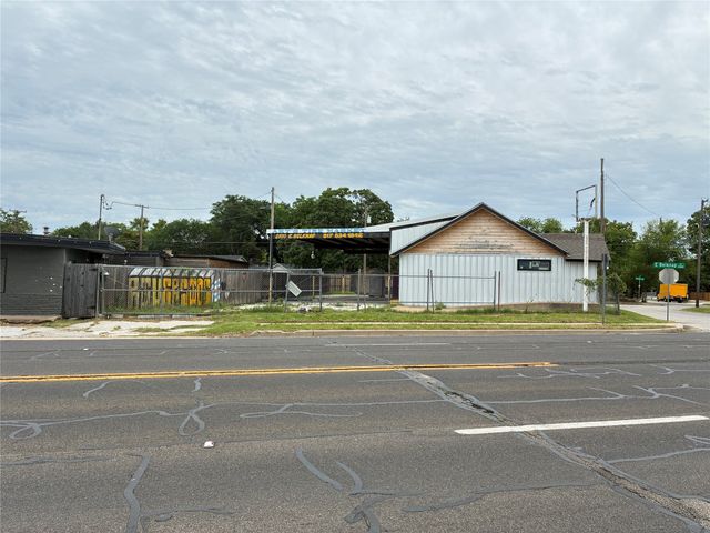 2800 E Belknap, Fort Worth, TX 76111