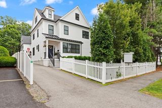218 Hillside Avenue 218, Needham, MA 02494