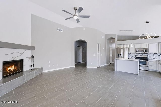 2243 E ROBIN Lane, Phoenix, AZ 85024
