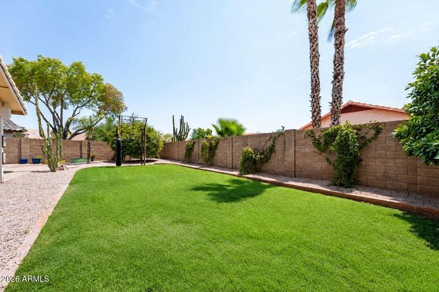 2243 E ROBIN Lane, Phoenix, AZ 85024