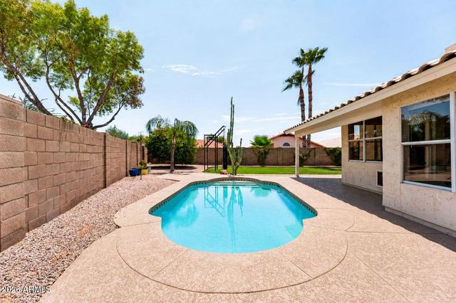 2243 E ROBIN Lane, Phoenix, AZ 85024