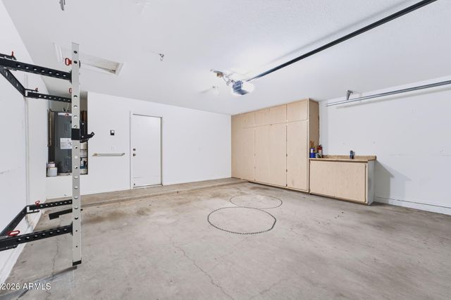 2243 E ROBIN Lane, Phoenix, AZ 85024