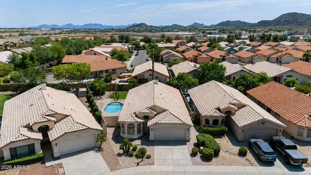 2243 E ROBIN Lane, Phoenix, AZ 85024
