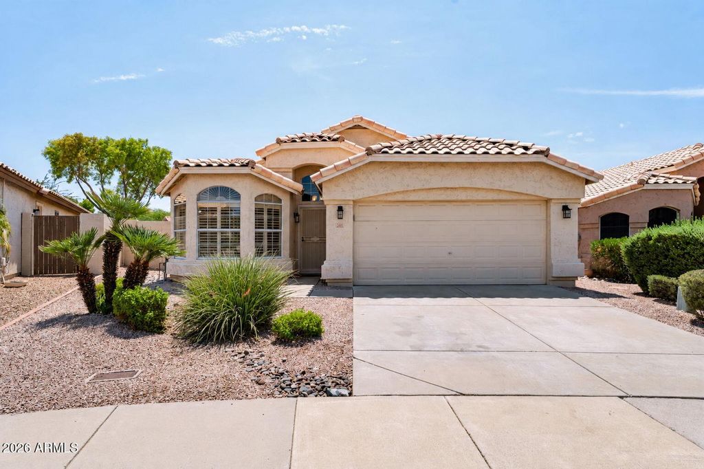 2243 E ROBIN Lane, Phoenix, AZ 85024