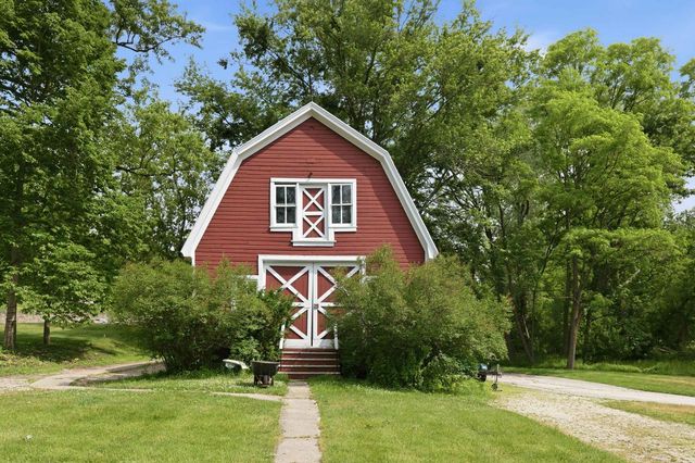 N30W29393 Hillcrest DRIVE, Pewaukee, WI 53072
